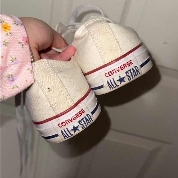 Converse White and Red Classic Sneakers - Picture 5 of 6